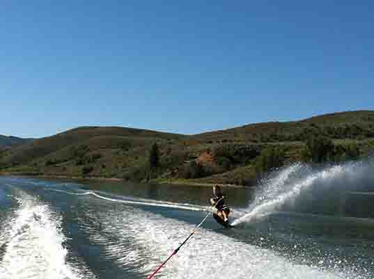 Get Your Feet Wet: Tips for the Beginning Water Skier