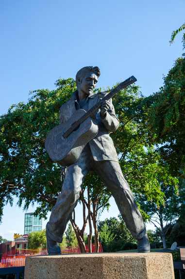 The Beale Street Elvis statue.