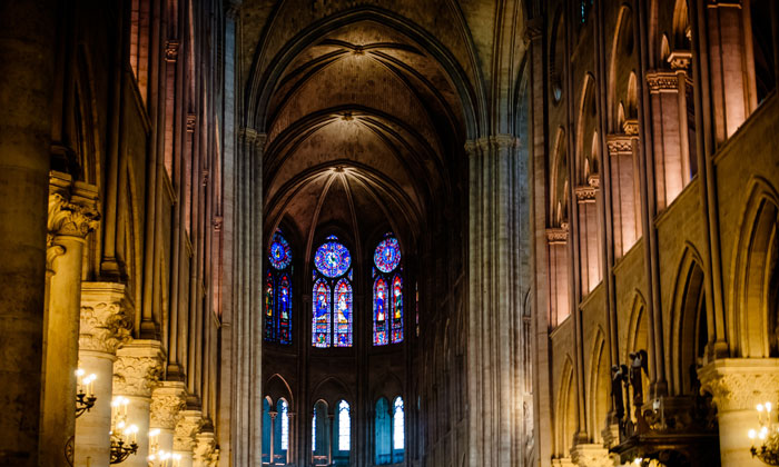 View of the apse from the nave of Notre -Dame. Photo by nuno_lopes